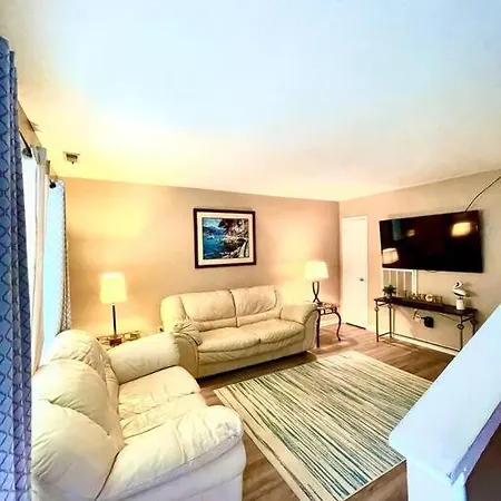 Pink Flamingo/Walk To Beach W/ King Bedroom-2